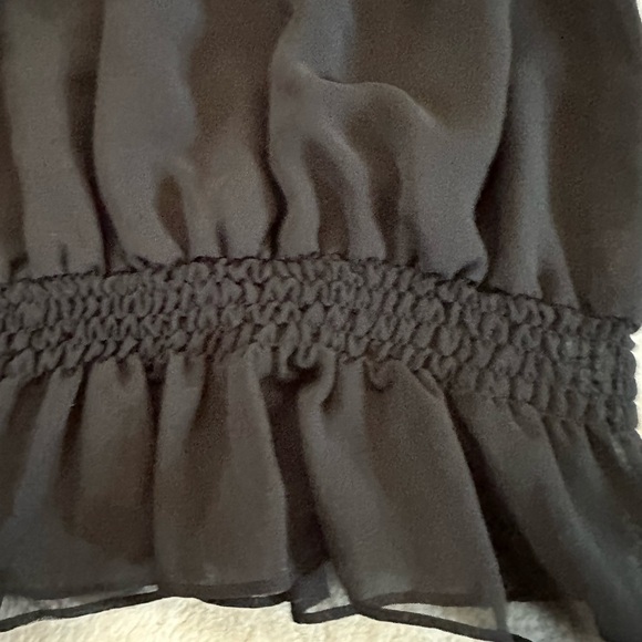 Kenneth Cole New York Black Ruffle Sleeveless Blouse Size 5P - Picture 14 of 17